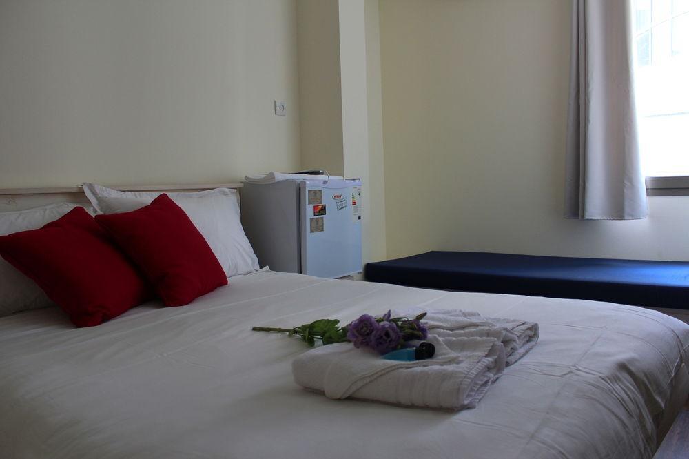 Aliyah Return Center Bed and Breakfast Degania Bet Exteriör bild