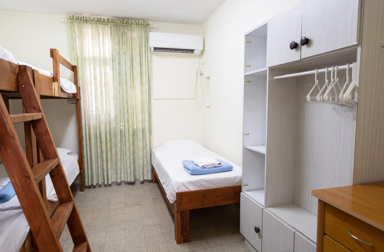Aliyah Return Center Bed and Breakfast Degania Bet Exteriör bild