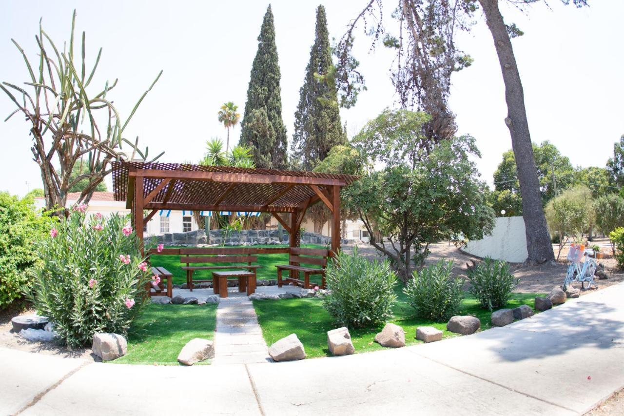 Aliyah Return Center Bed and Breakfast Degania Bet Exteriör bild
