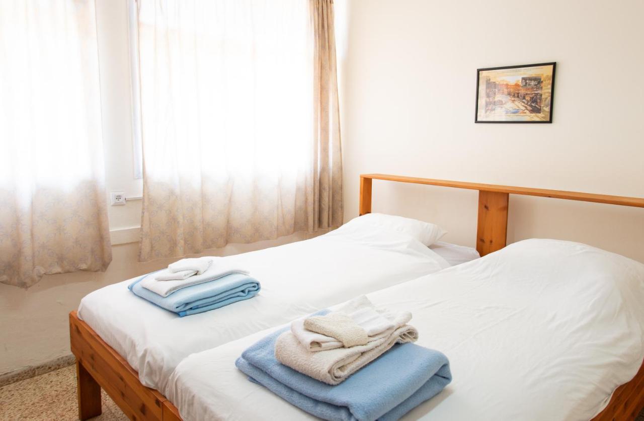 Aliyah Return Center Bed and Breakfast Degania Bet Exteriör bild